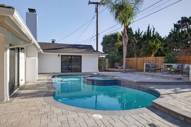 $1,295,000 | 511 Beverly Circle, Camarillo, CA 93010