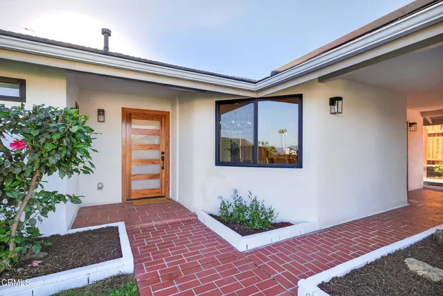 $1,295,000 | 511 Beverly Circle, Camarillo, CA 93010