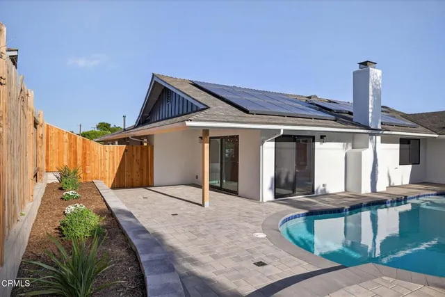 $1,295,000 | 511 Beverly Circle, Camarillo, CA 93010