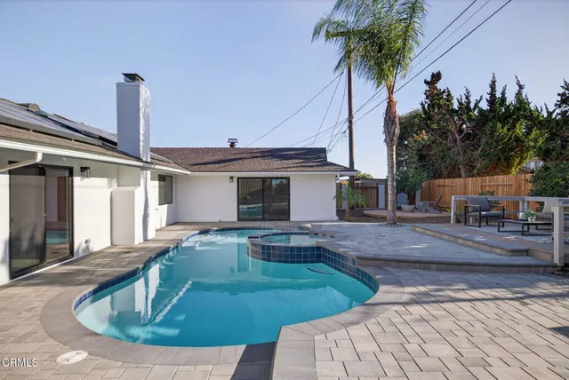 $1,295,000 | 511 Beverly Circle, Camarillo, CA 93010