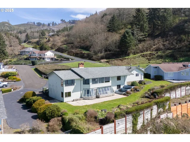 $961,000 | 14580 Harborview Drive, Rockaway Beach, OR 97136
