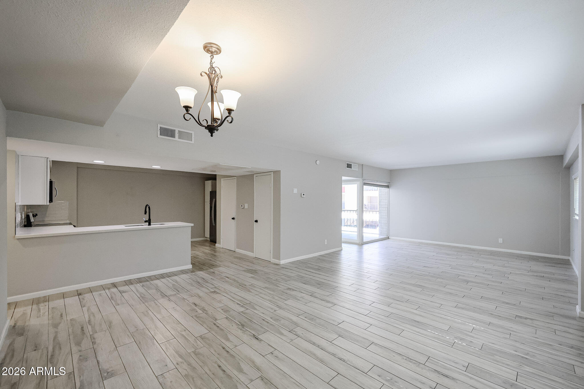 351 East Thomas Road, Unit D201 Phoenix, AZ 85012 - Photo 12 of 43