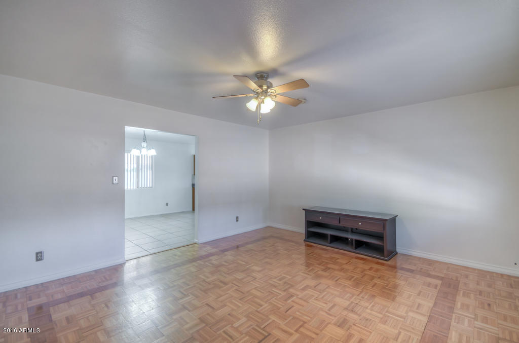 7655 East Mawson Road Mesa, AZ 85207 - Photo 13 of 33 Living Room