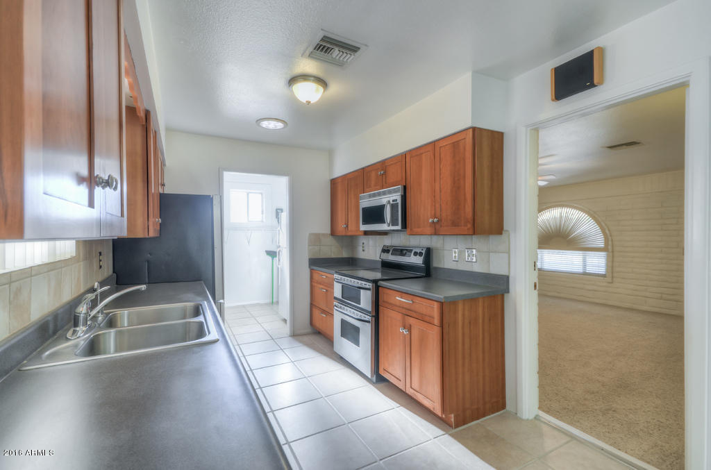 7655 East Mawson Road Mesa, AZ 85207 - Photo 3 of 33 Kitchen