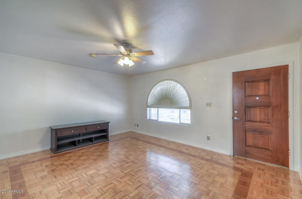 7655 East Mawson Road Mesa, AZ 85207 - Photo 6 of 33 Living Room
