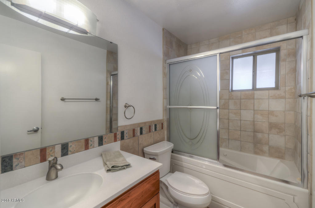 7655 East Mawson Road Mesa, AZ 85207 - Photo 8 of 33 Bathroom