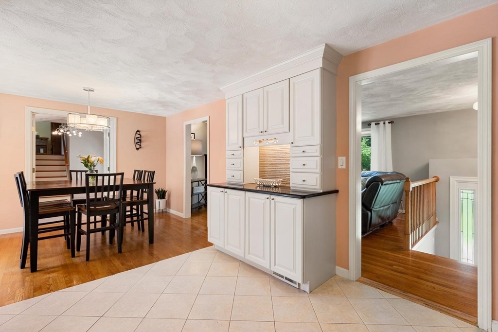 12 Albion Road Billerica, MA 01821 - Photo 14 of 42