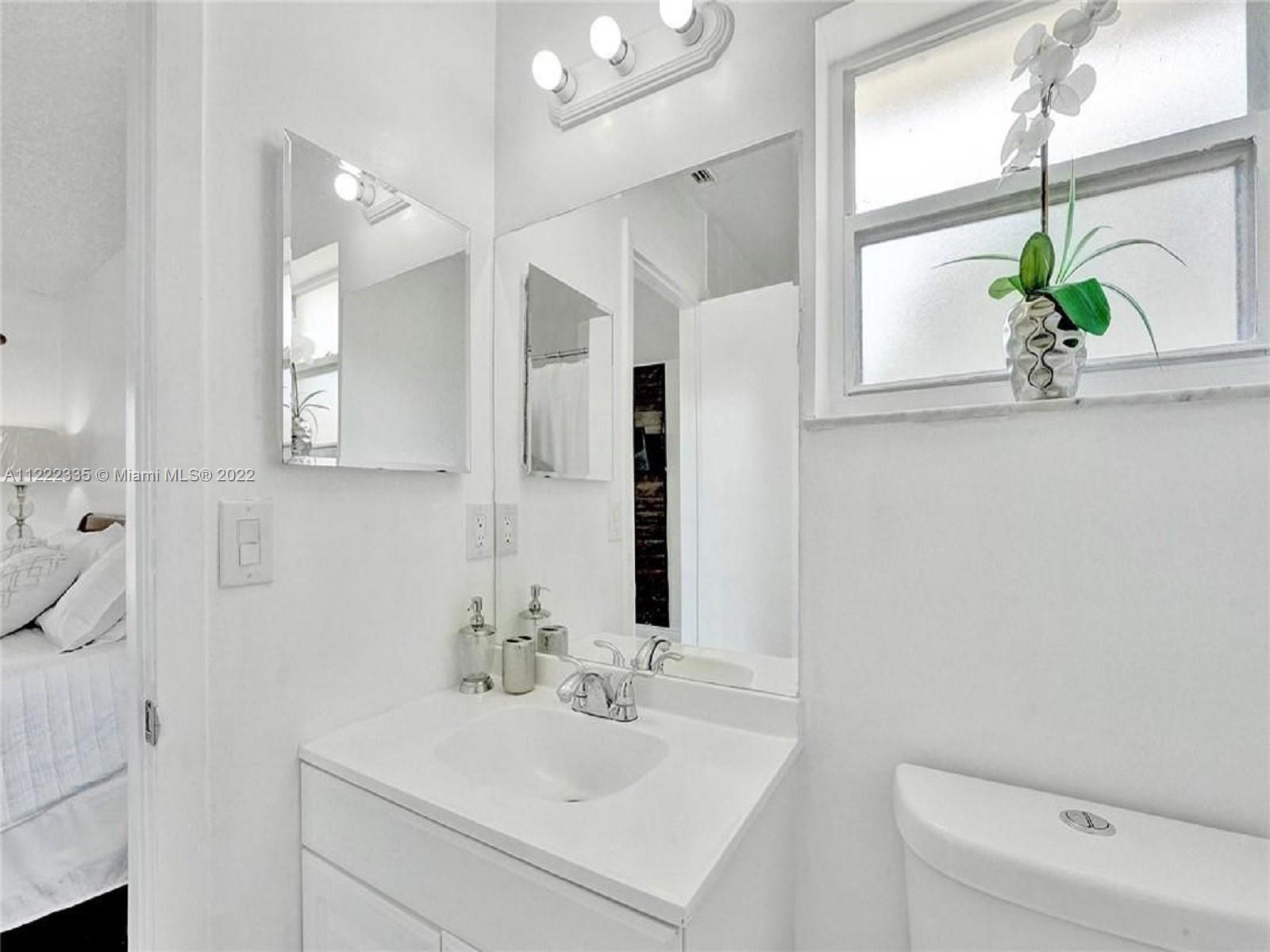 9877 Three Lakes Circle Boca Raton, FL 33428 - Photo 11 of 17 Gallery Image 11