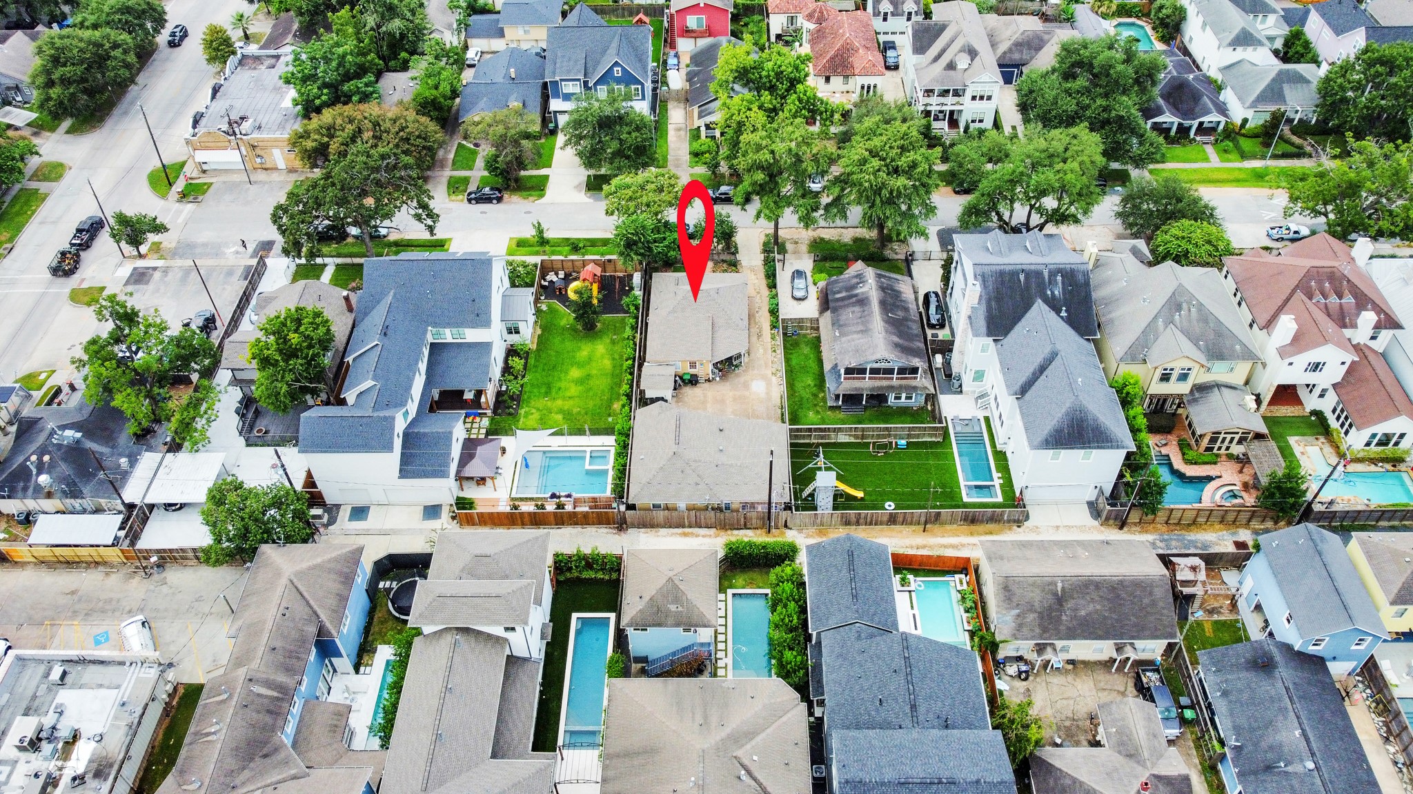729 East 9th Street Houston, TX 77007 - Photo 3 of 35 an aerial view of multiple house