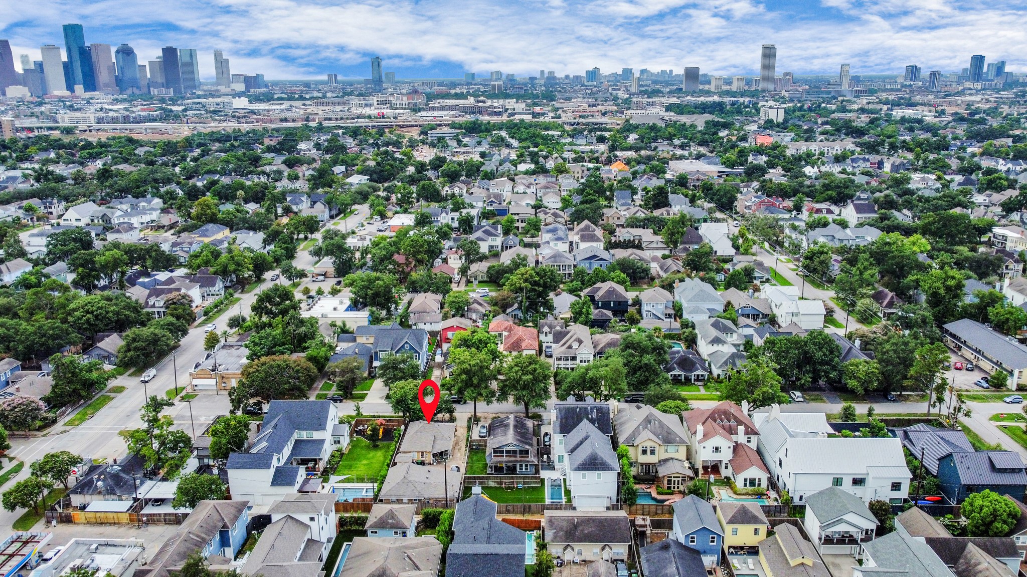729 East 9th Street Houston, TX 77007 - Photo 7 of 35 an aerial view of a city
