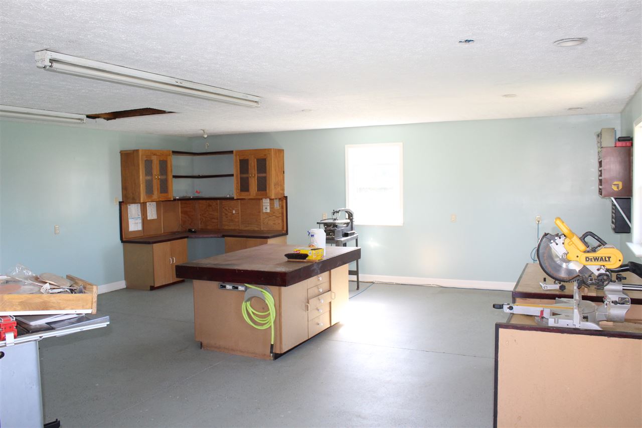 80 Easy Street Mitchell, IN 47446 - Photo 22 of 24 Gallery Image 22