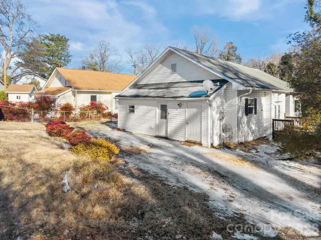 a view of a house with a outdoor space
