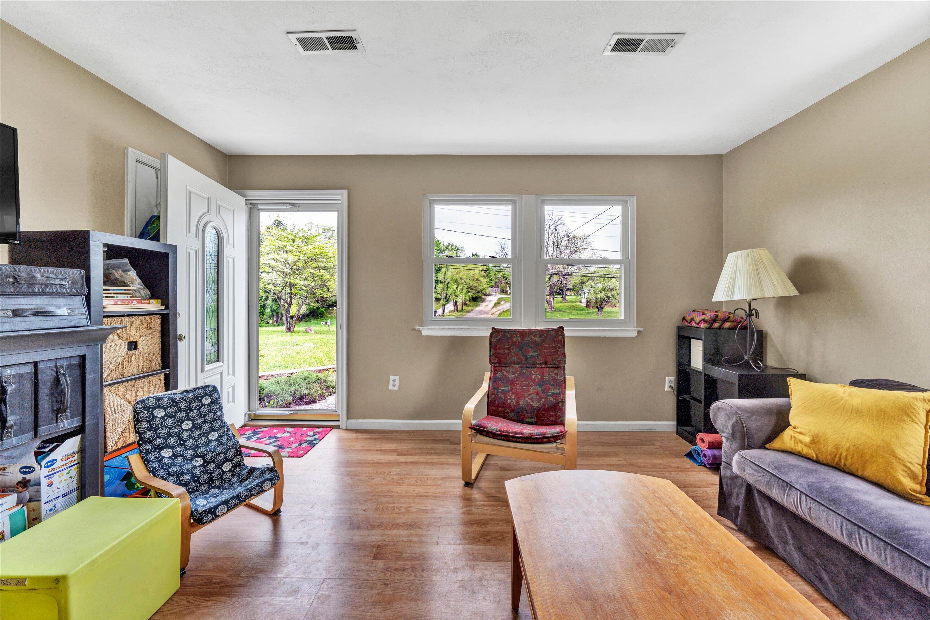 842 North Mill Road Salem, VA 24153 - Photo 6 of 37 10-DSC00289