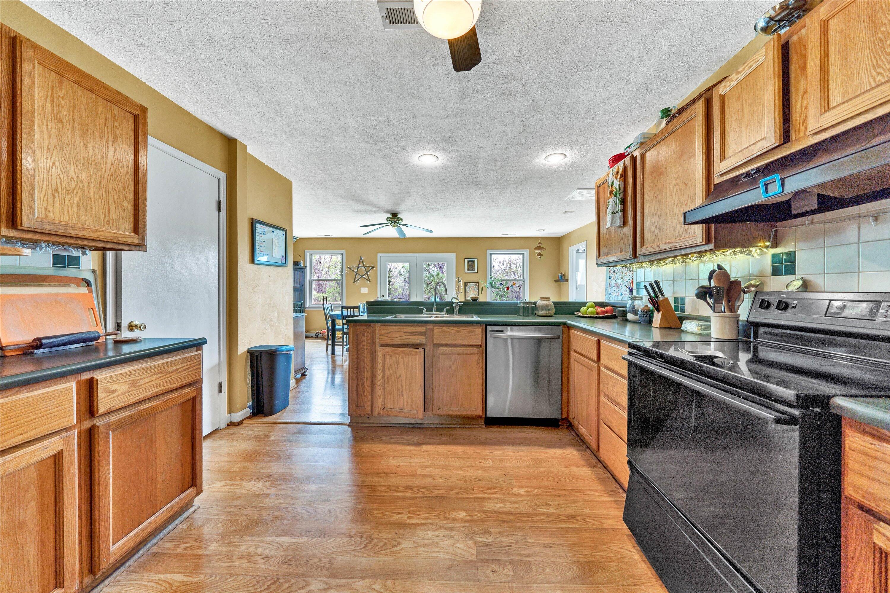 842 North Mill Road Salem, VA 24153 - Photo 8 of 37 12-DSC00292