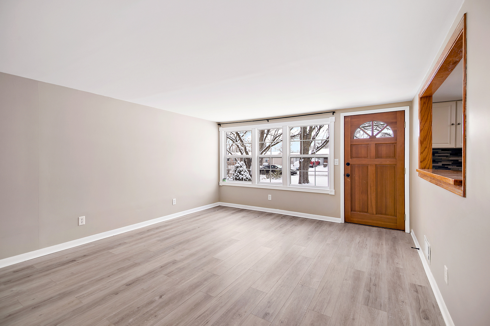 426 West Arlington Lane Crete, IL 60417 - Photo 3 of 19