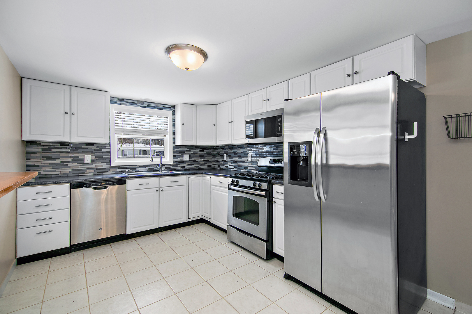 426 West Arlington Lane Crete, IL 60417 - Photo 9 of 19