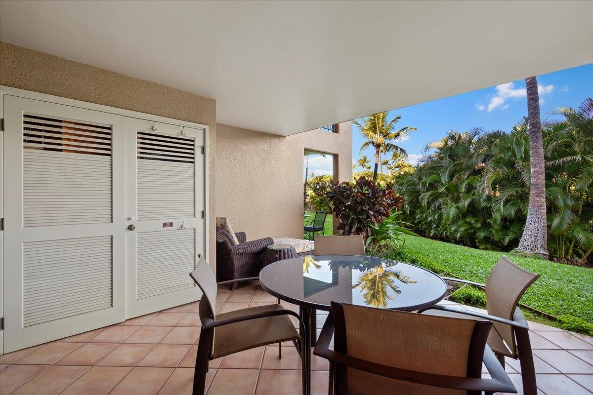 2695 South Kihei Road, Unit 6109 Kihei, HI 96753 - Photo 18 of 49 a view of a outdoor seating area