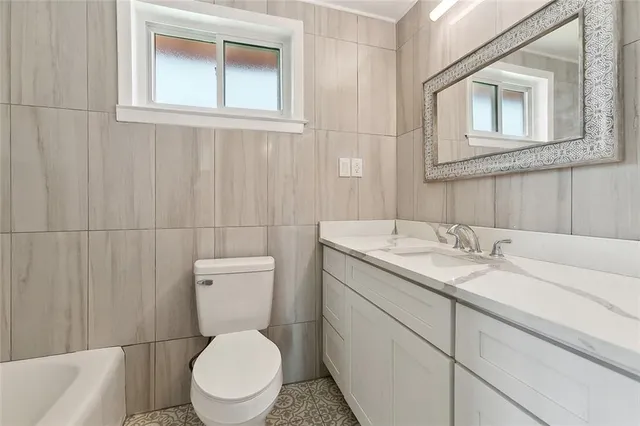 $325,000 | 149 Caroline Avenue, River Ridge, LA 70123