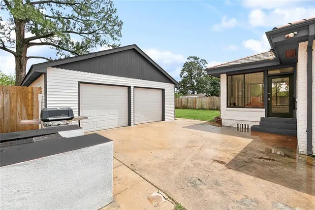 $325,000 | 149 Caroline Avenue, River Ridge, LA 70123