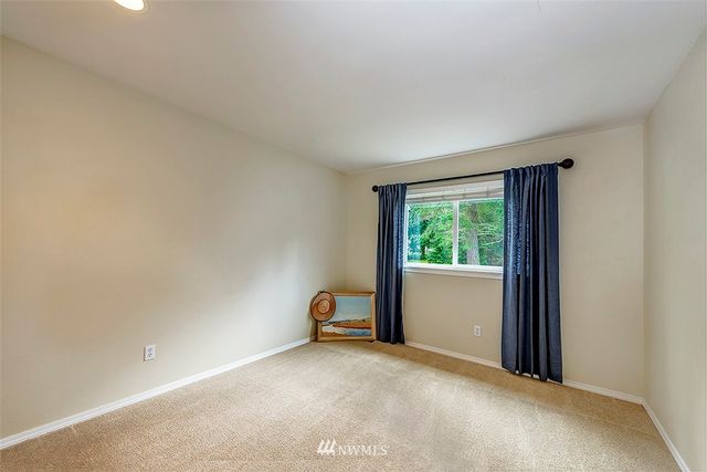 $825,000 | 24607 Northeast 72nd Street, Redmond, WA 98053