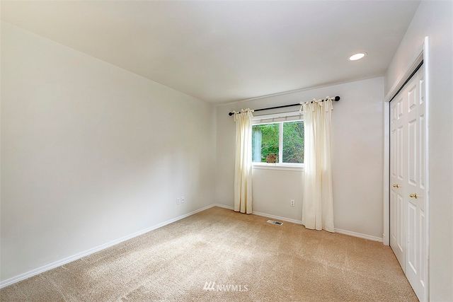 $825,000 | 24607 Northeast 72nd Street, Redmond, WA 98053