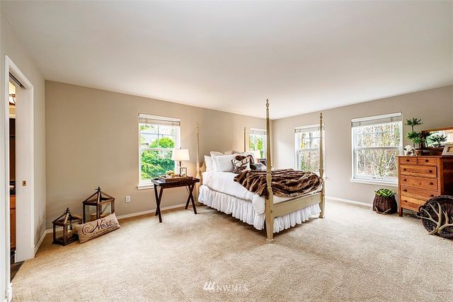 $825,000 | 24607 Northeast 72nd Street, Redmond, WA 98053