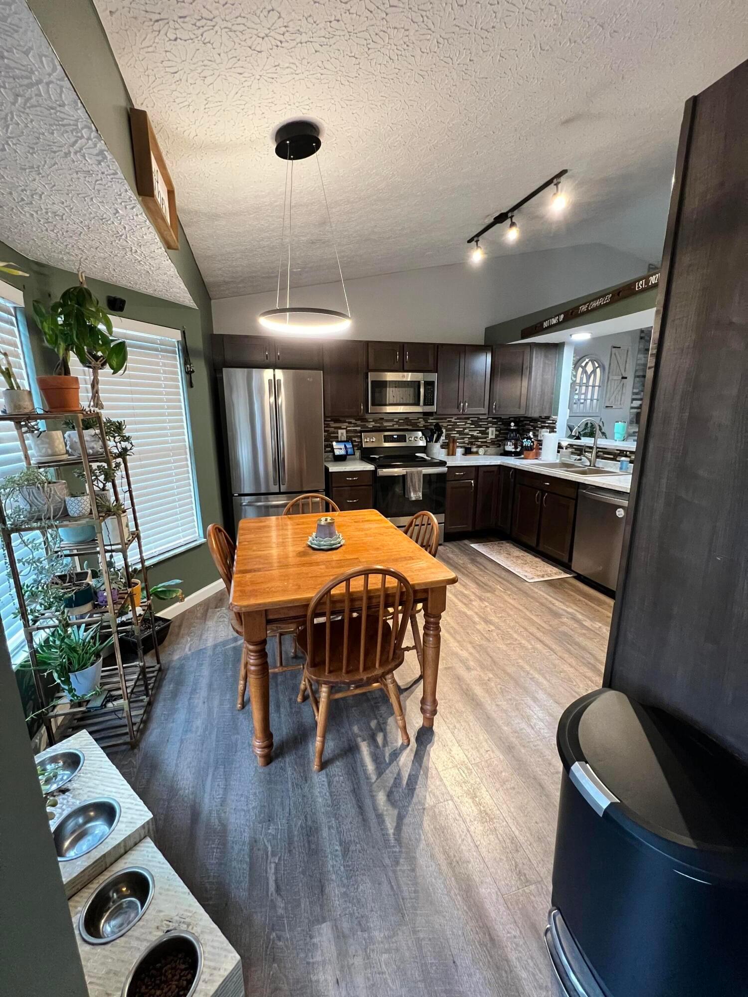 1451 Tera Alta Road Columbus, OH 43207 - Photo 8 of 20 D4667B4E-1A37-45B8-BFF7-E805491776D1