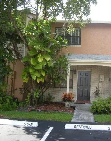 $2,425 | 10608 Northwest 6th Street, Unit 10608, Pembroke Pines, FL 33026