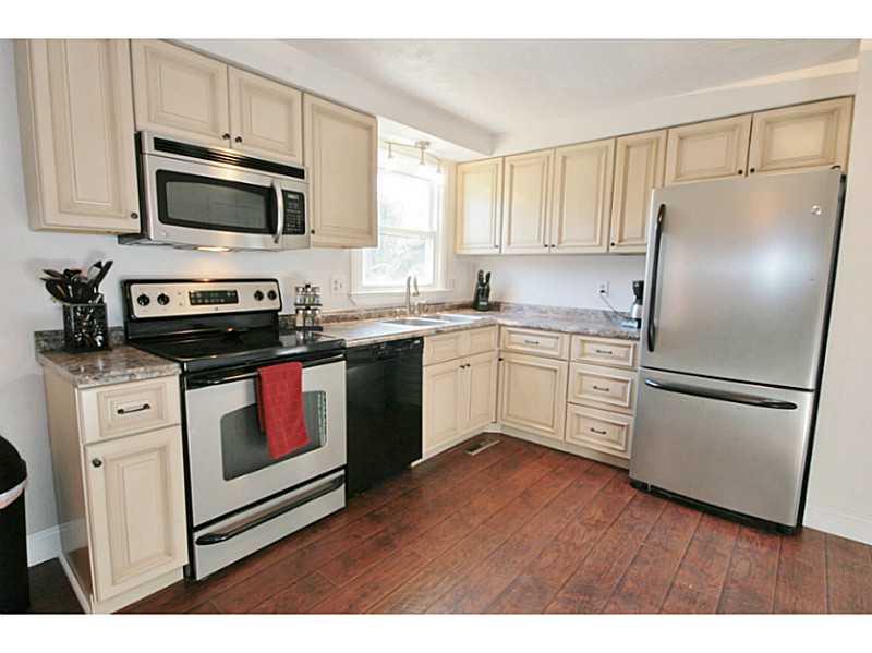 111 Blackshire Road Butler, PA 16001 - Photo 2 of 23 Kitchen.