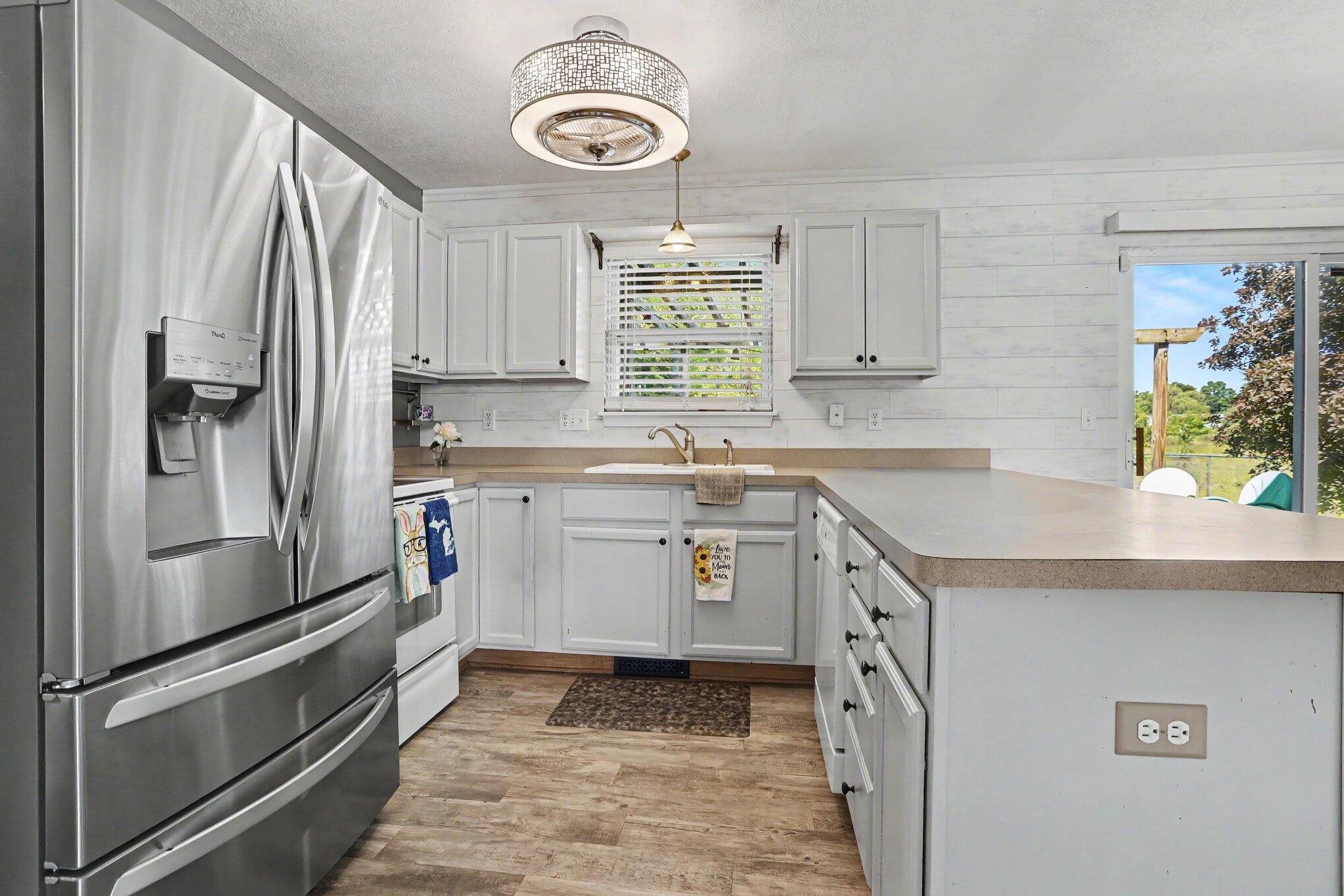 6006 Wise Road Lansing, MI 48911 - Photo 7 of 20 007_file_9069