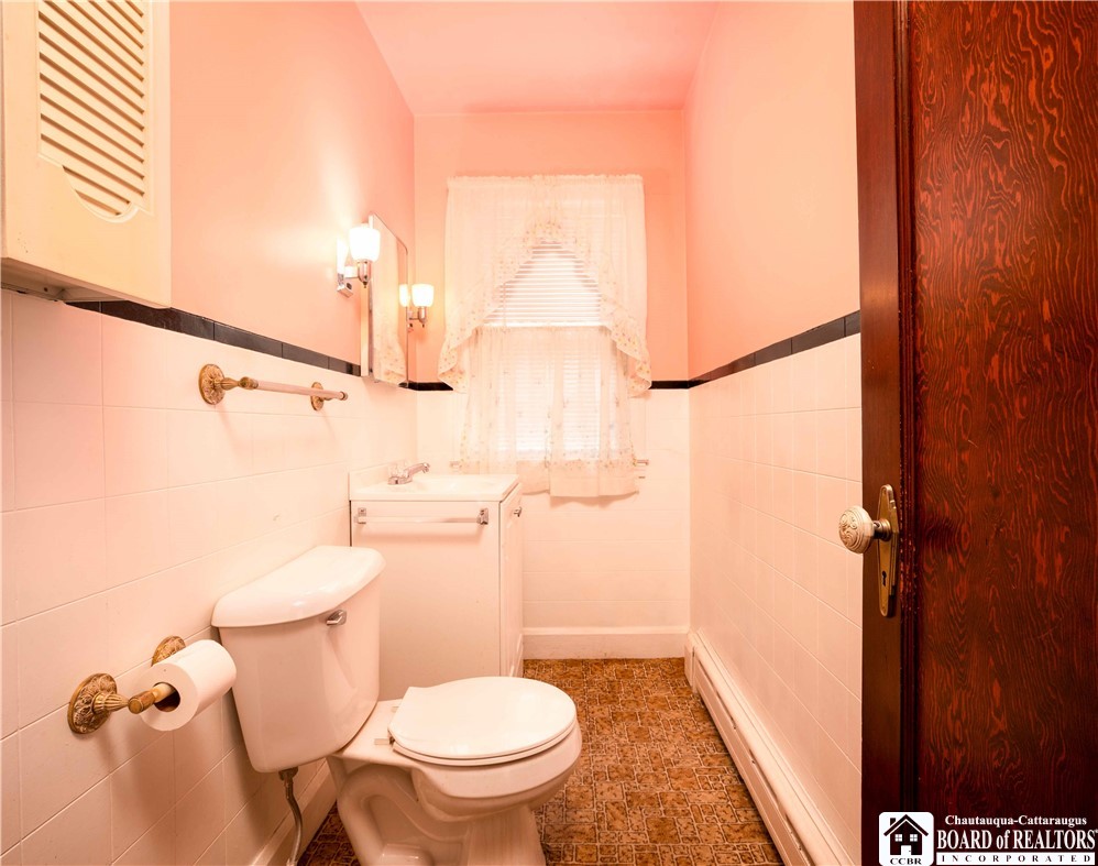 17 Lodi Street Hanover, NY 14062 - Photo 19 of 33 1st floor 1/2 bath