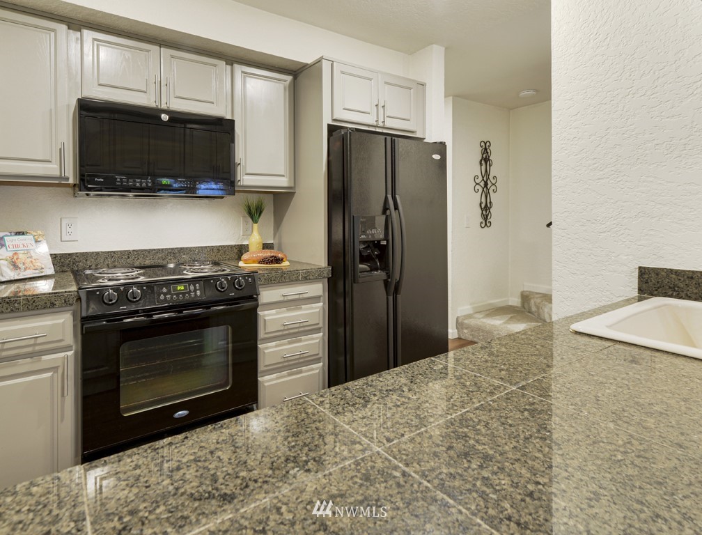 1850 Grant Avenue South, Unit E4 Renton, WA 98055 - Photo 4 of 27 Gallery Image 4
