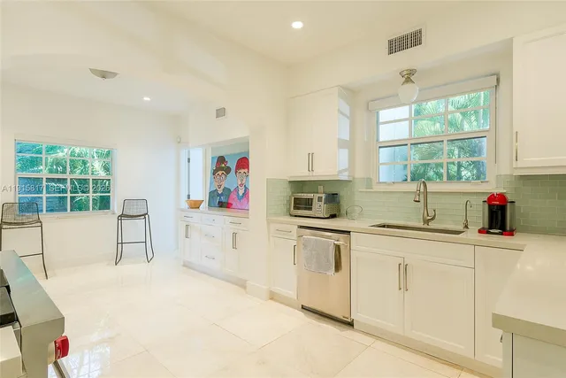 $11,500 | 5835 La Gorce Drive, Miami Beach, FL 33140