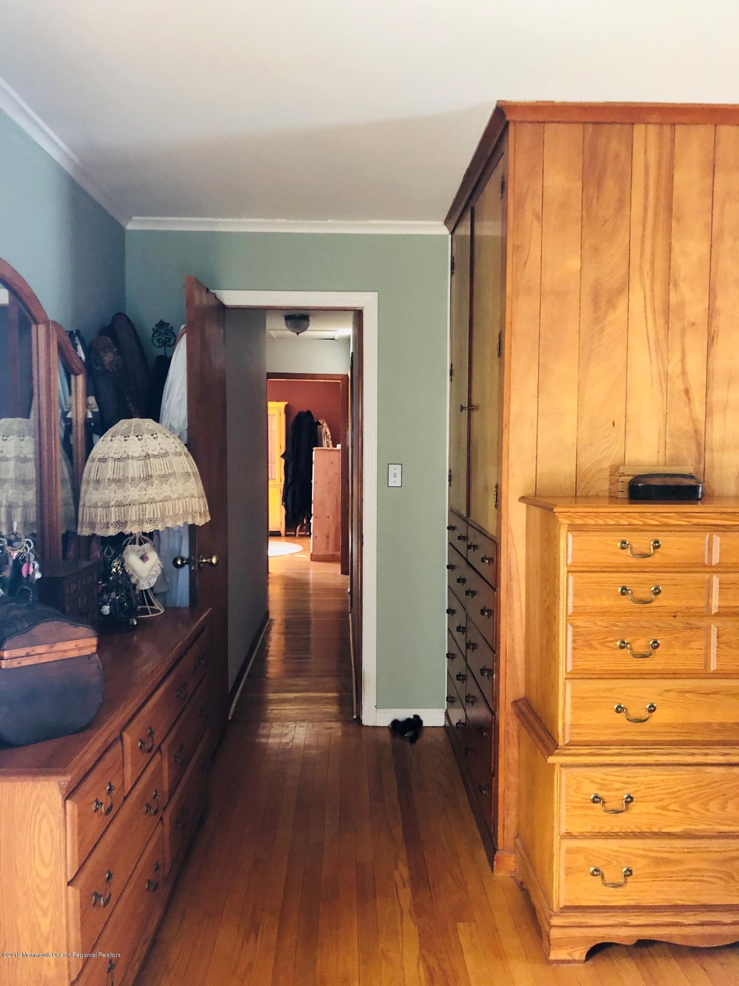 731 Holmdel Road Holmdel, NJ 07733 - Photo 18 of 20 Hallway