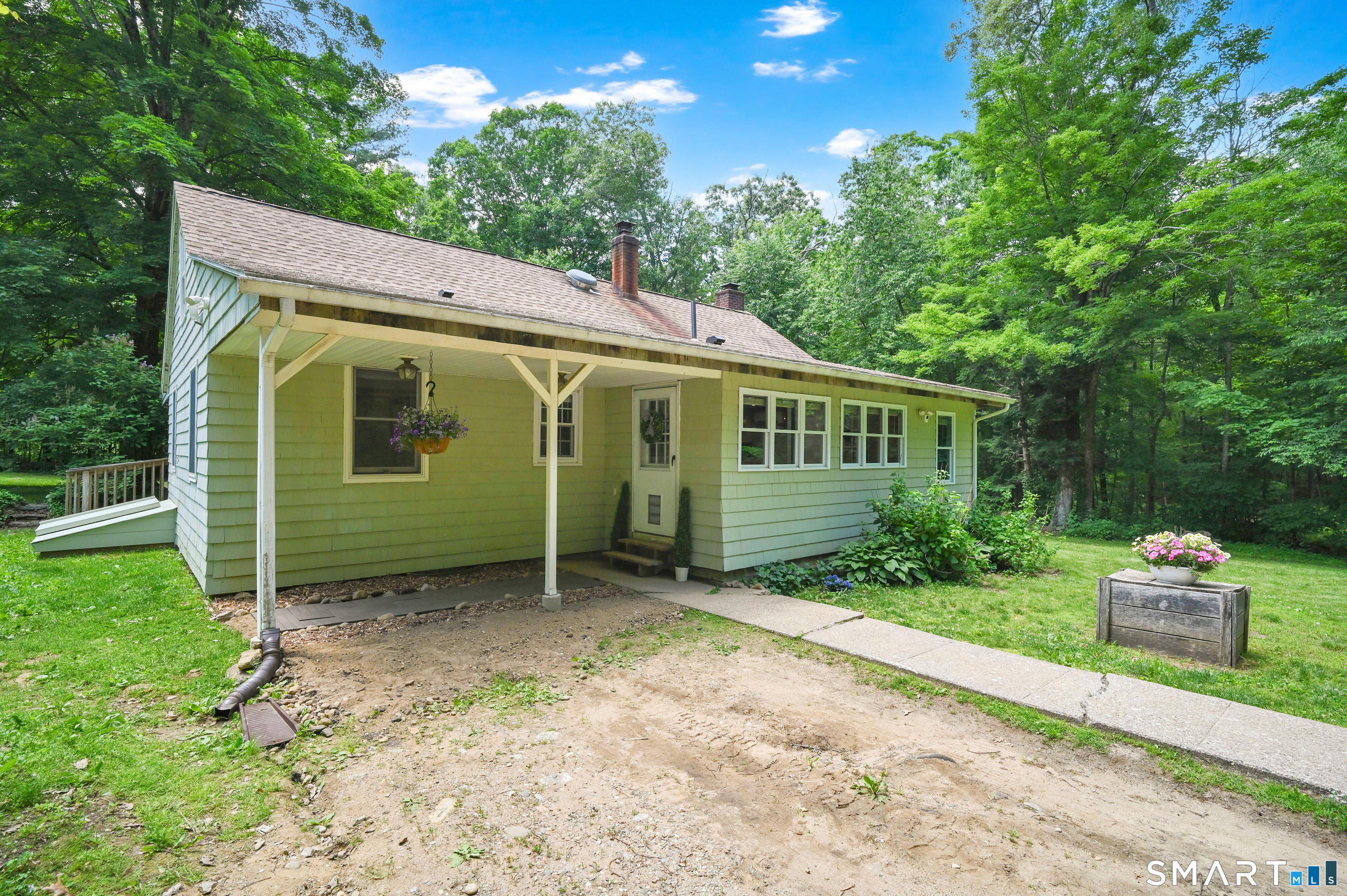 318 James Road Ashford, CT 06278 - Photo 5 of 38