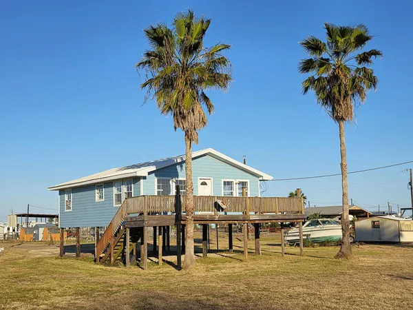 $219,900 | 405 Blue Water Boulevard, Sargent, TX 77414