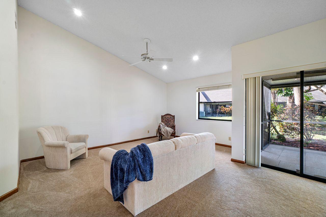 9282 Ketay Circle Boca Raton, FL 33428 - Photo 21 of 33 Living Room
