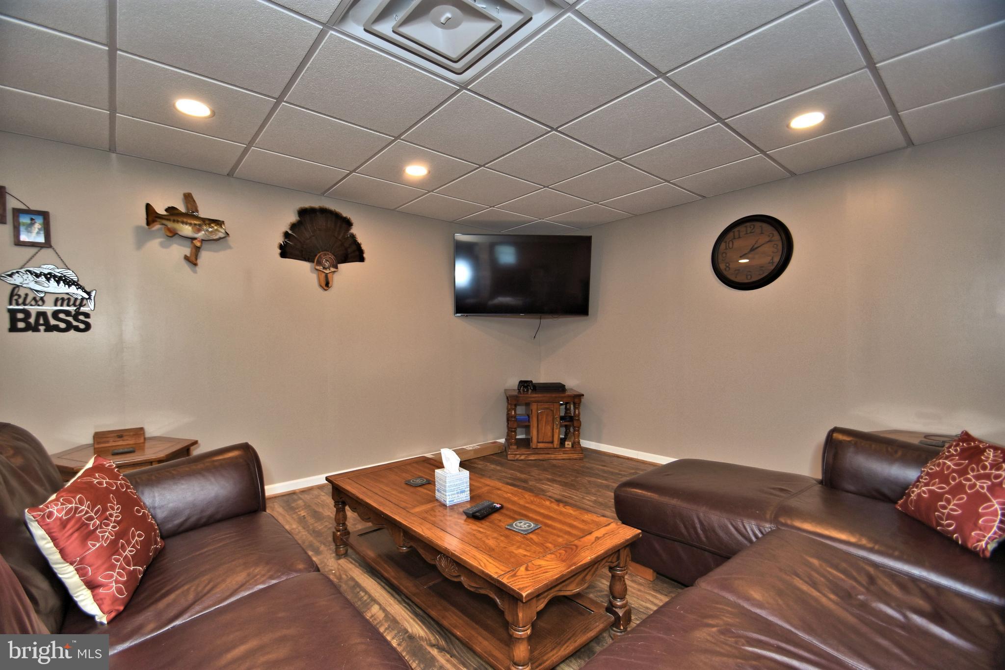 2204 Three Mile Run Road Perkasie, PA 18944 - Photo 25 of 31 Family Room