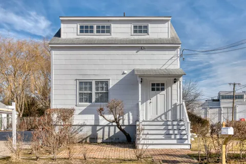 23 Bridge Street, Sag Harbor, NY 11963