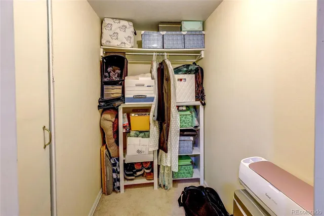 a view of utility room