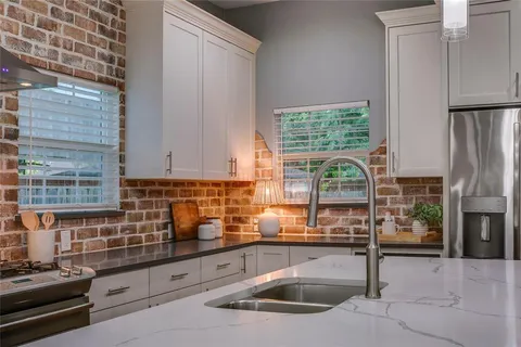 $489,000 | 322 South Brighton Avenue, Dallas, TX 75208