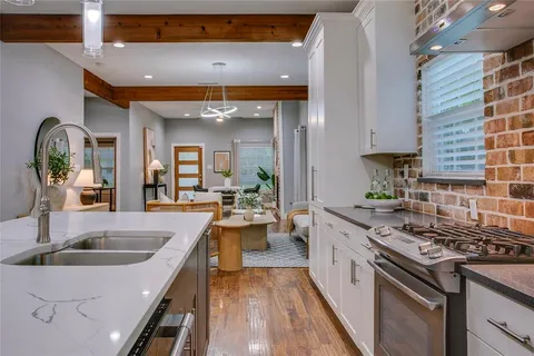 $489,000 | 322 South Brighton Avenue, Dallas, TX 75208