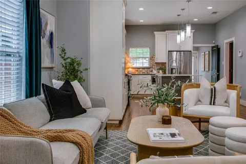 $489,000 | 322 South Brighton Avenue, Dallas, TX 75208