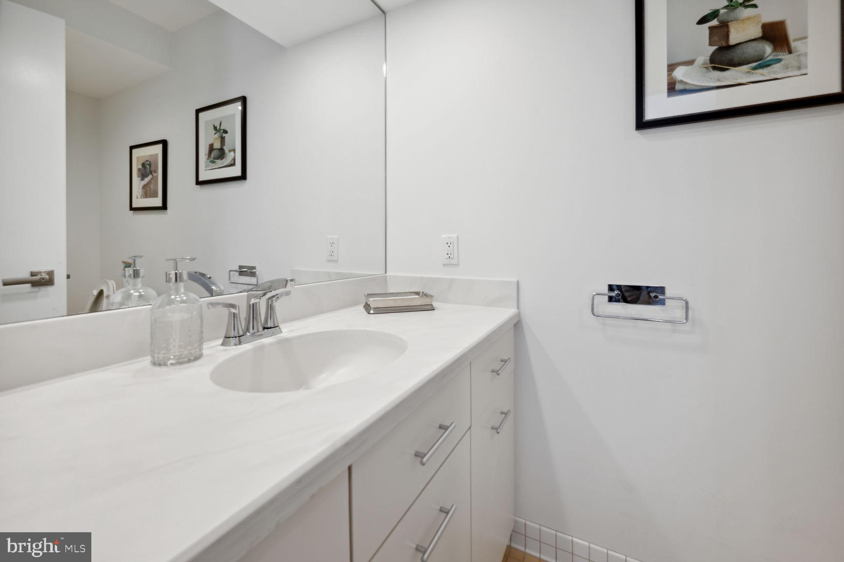 4690 Province Line Road Princeton, NJ 08540 - Photo 16 of 32 Owners Suite Bath