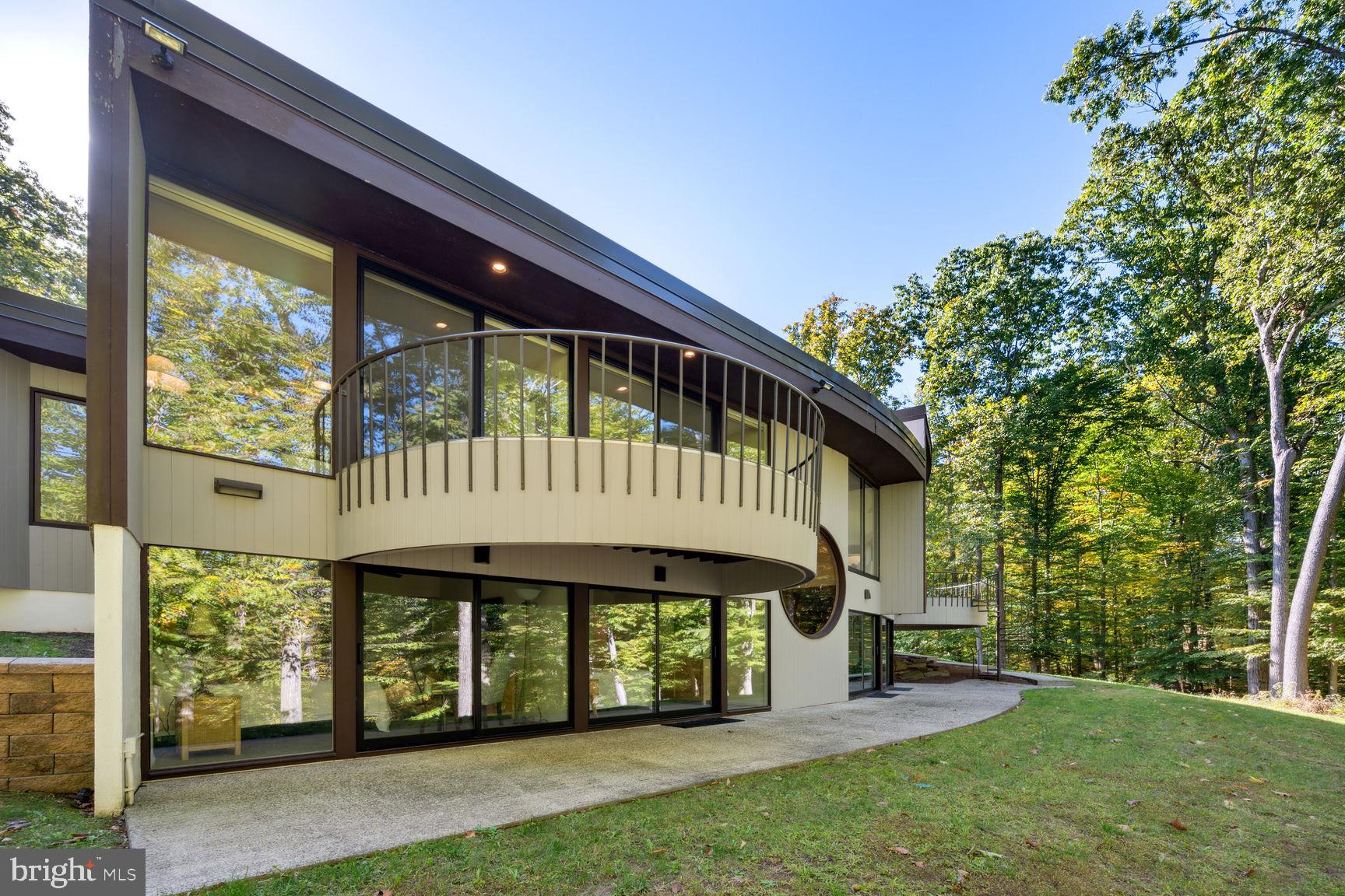 4690 Province Line Road Princeton, NJ 08540 - Photo 27 of 32 Owners Suite Balcony