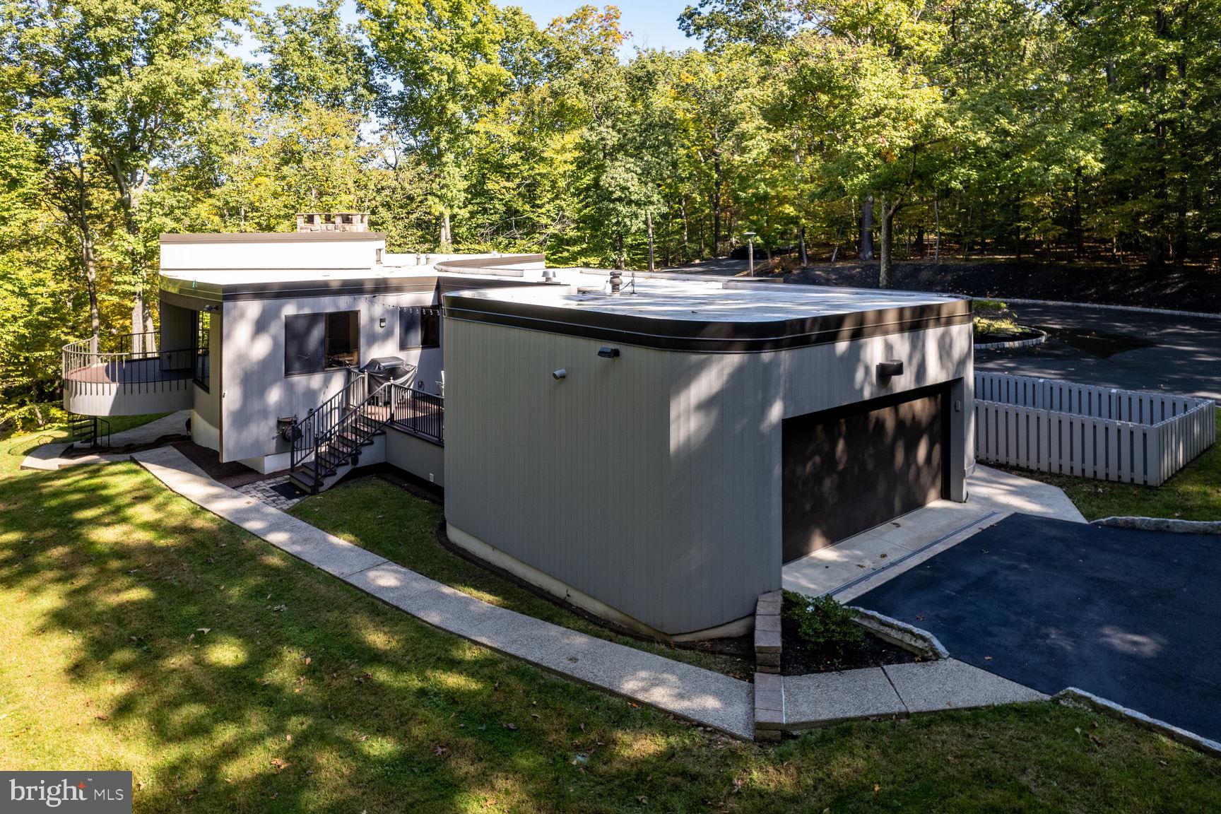 4690 Province Line Road Princeton, NJ 08540 - Photo 30 of 32 Attached Garage