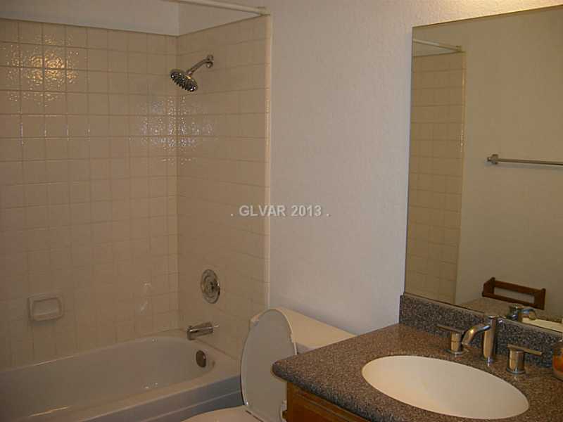 550 Heswall Court Henderson, NV 89014 - Photo 14 of 35 Bathroom. Full Bath downstairs