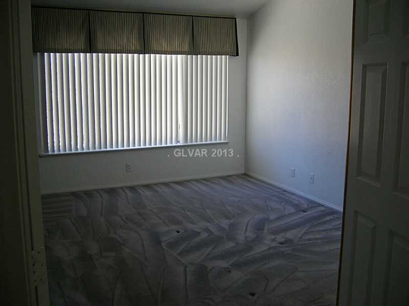 550 Heswall Court Henderson, NV 89014 - Photo 17 of 35 Master Bedroom.