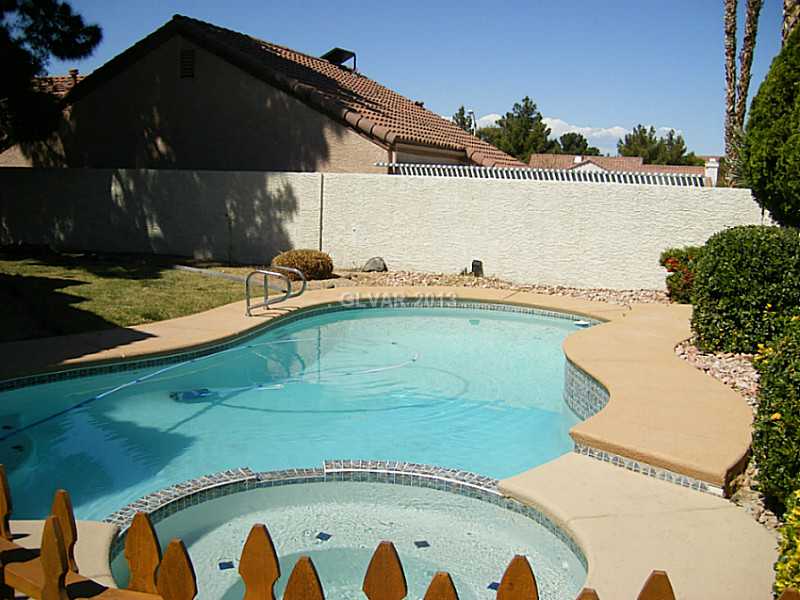 550 Heswall Court Henderson, NV 89014 - Photo 29 of 35 Swimming Pool/Hot Tub/Sauna.