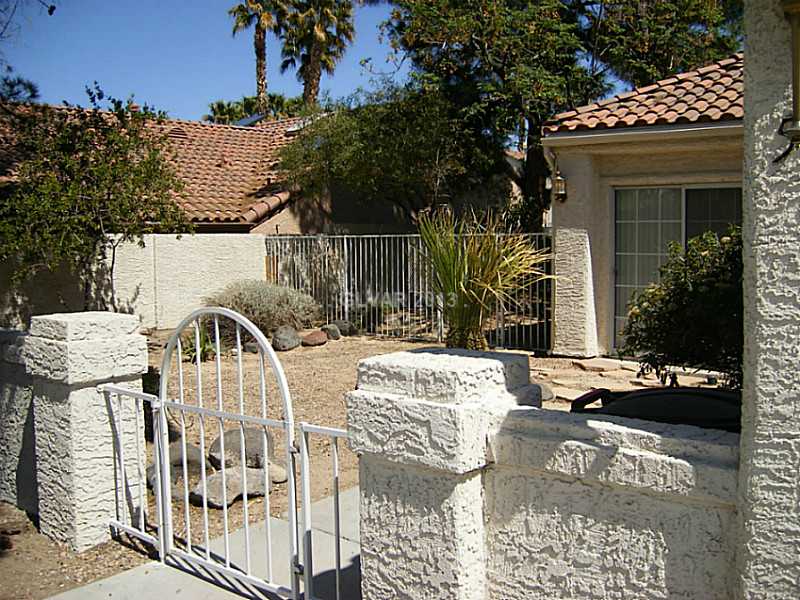 550 Heswall Court Henderson, NV 89014 - Photo 3 of 35 Facade/Exterior Front. Courtyard entry